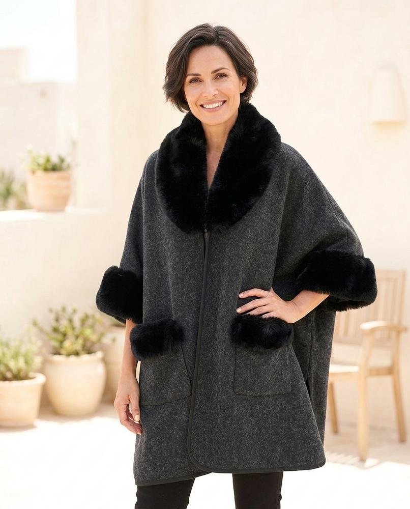 Marvis Mode - Eeror | Cape-artiger Pelzbesetzter Mantel Damen