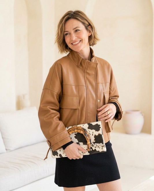 Marvis Mode - Elhal | Kastig Geschnittene Unifarbene Lederjacke Damen