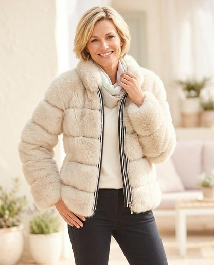 Marvis Mode - Magar | Pelzige Gesteppte Jacke Damen